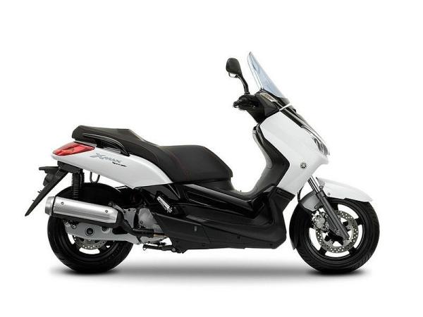 YAMAHA XMAX 250